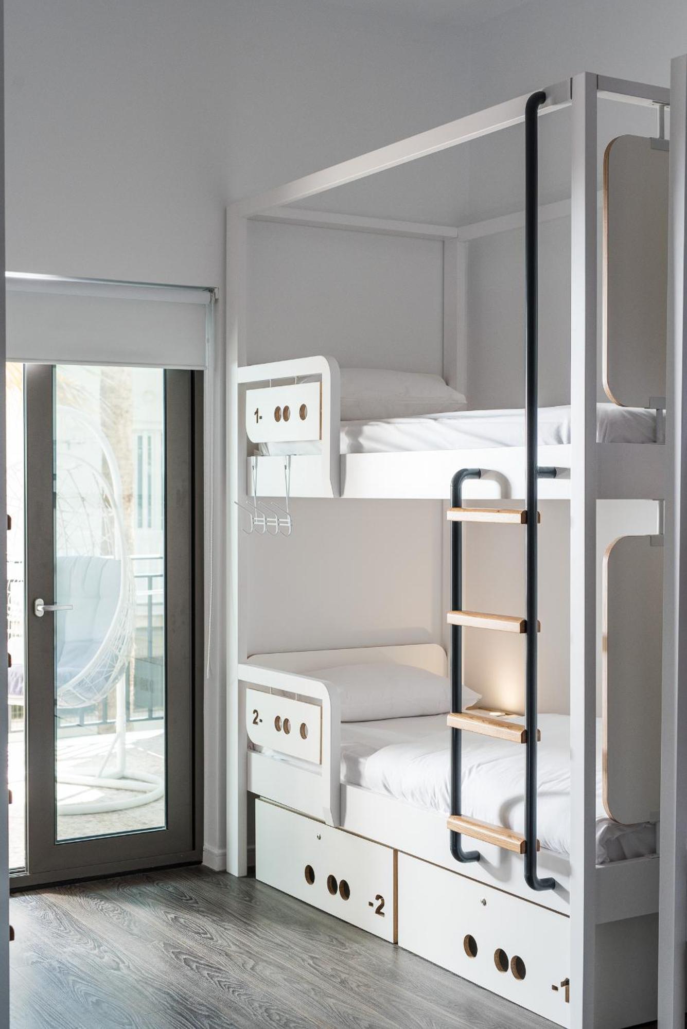 Bed 6-Bed Mixed Dormitory Room