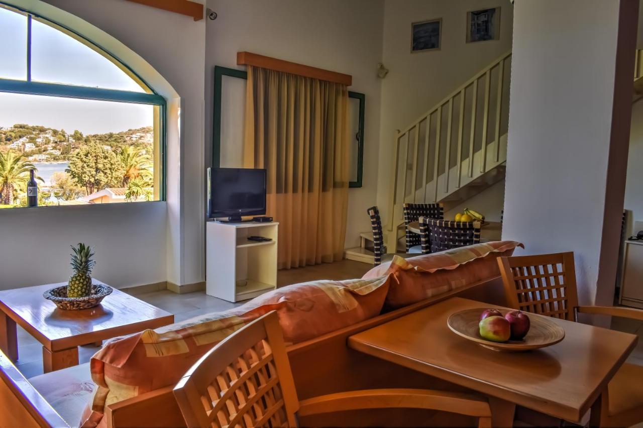 Three-Bedroom Villa Garden View