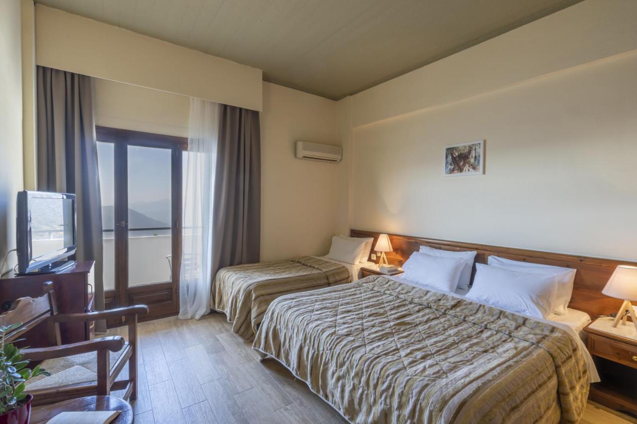 Triple Room Delphi Valley View