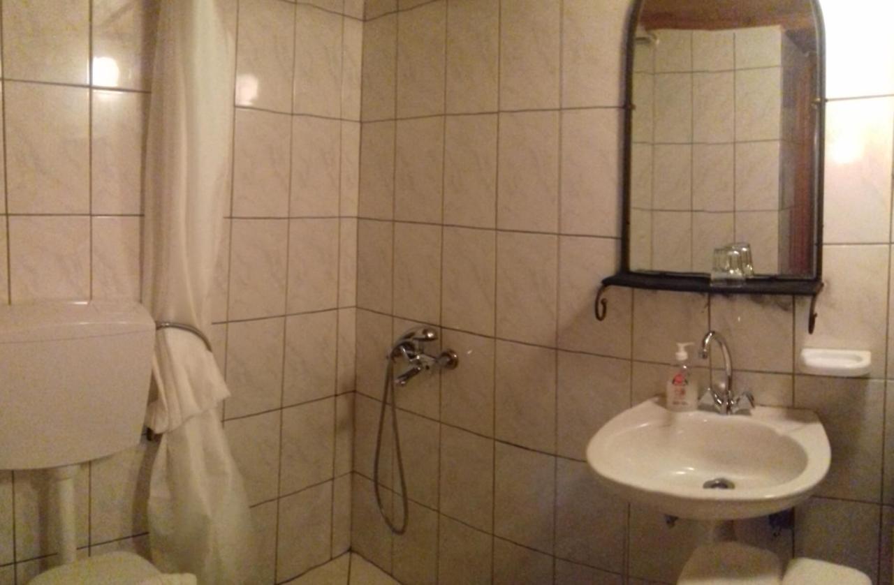 Basic Triple Room