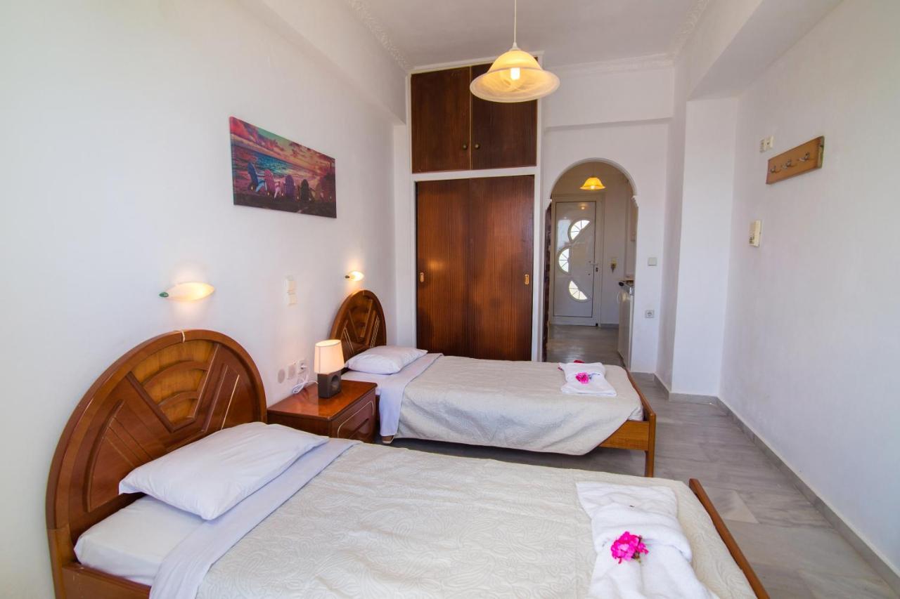 Studio (2 Adults)