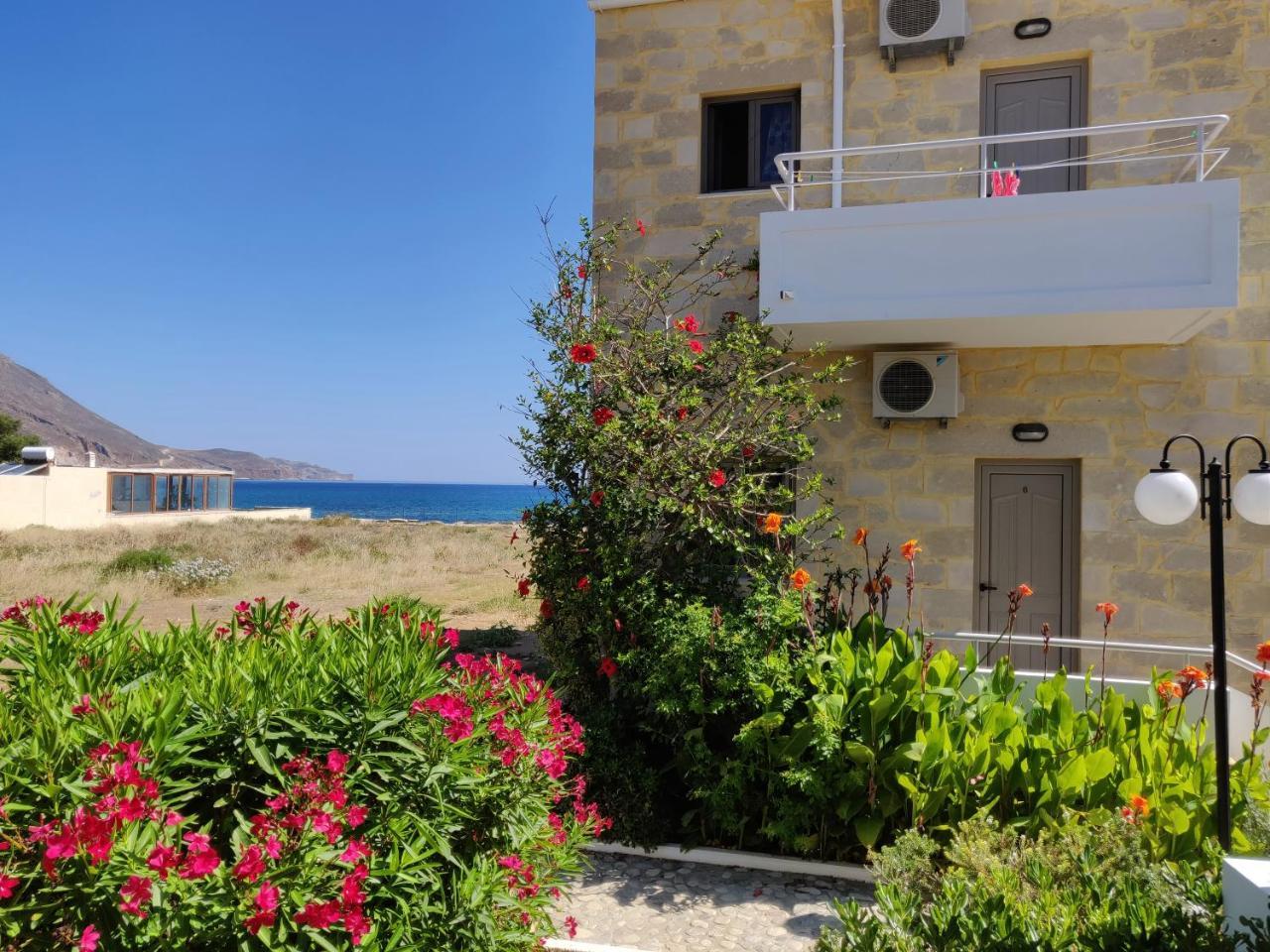 Studio Side Sea View