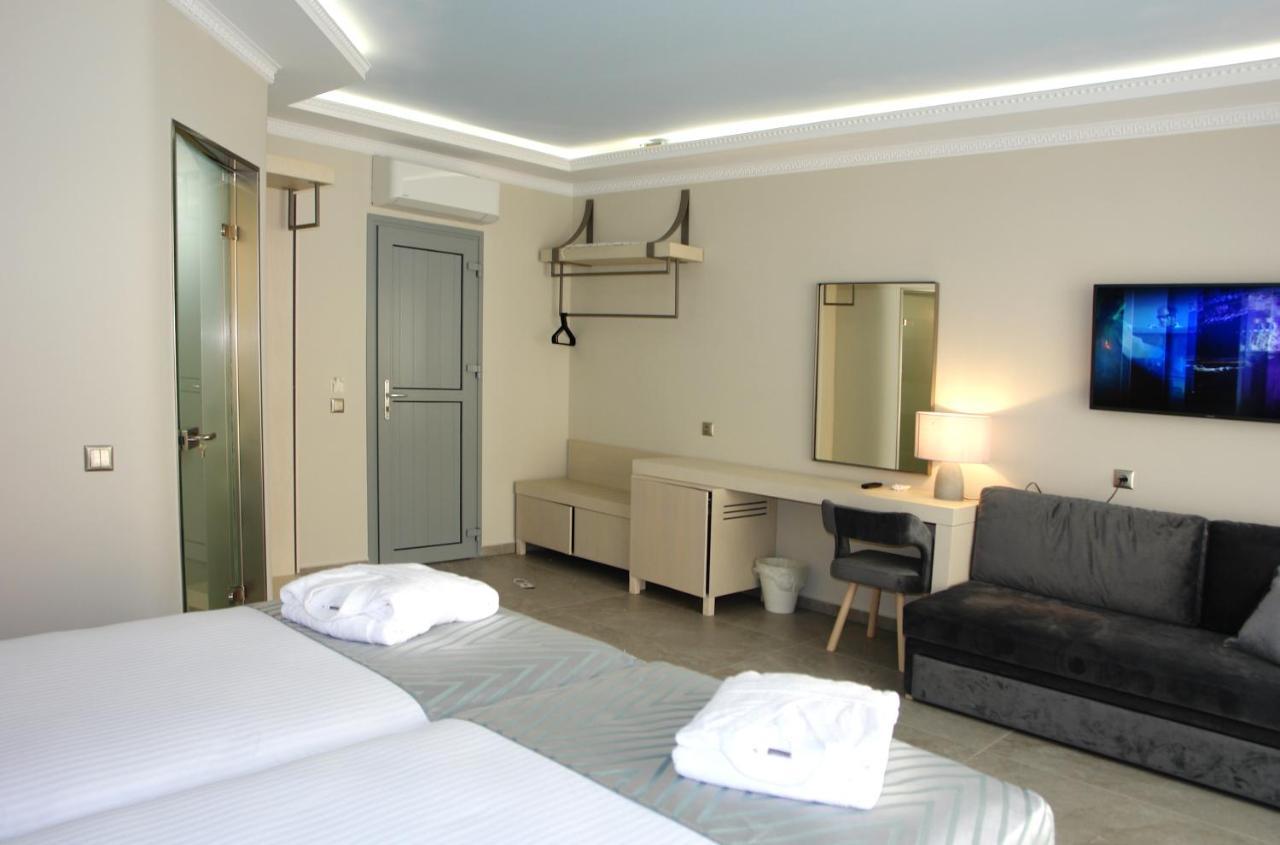 Double Room with Balcony (2 Adults + 1 Child)