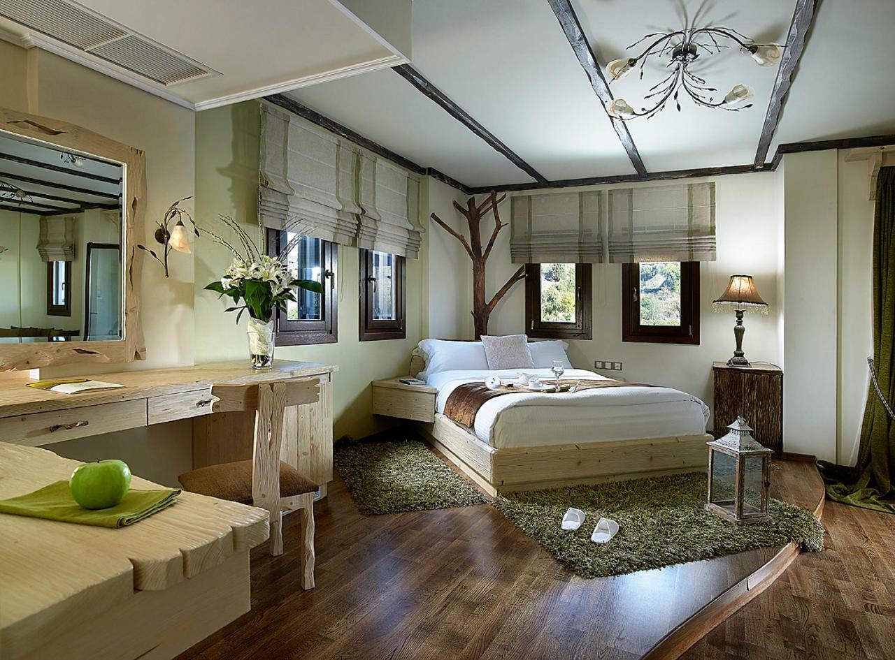 Honeymoon Suite Mountain View