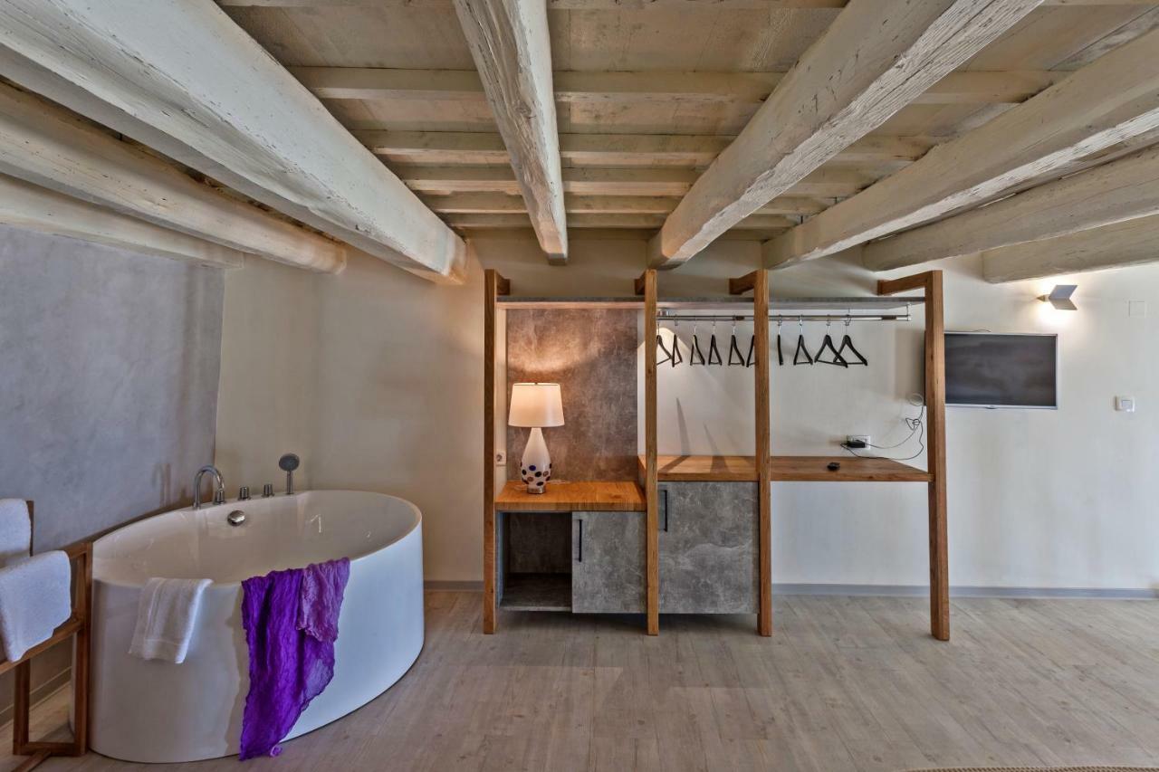 Executive Suite Sea View Split Level