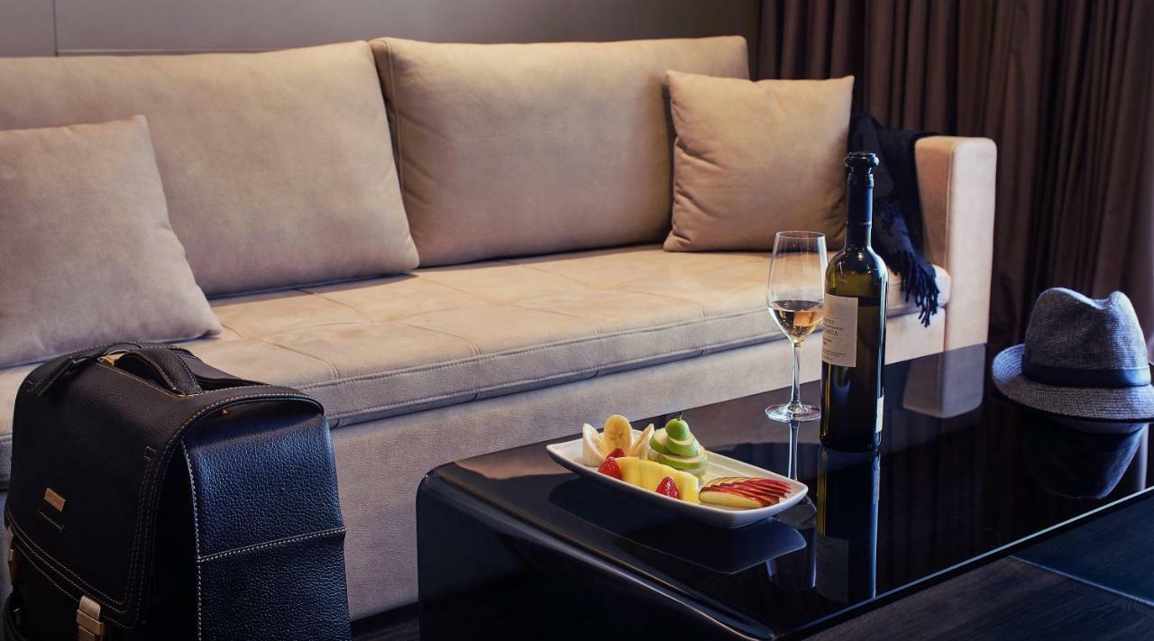 Saz Suite Panoramic City & Lake View