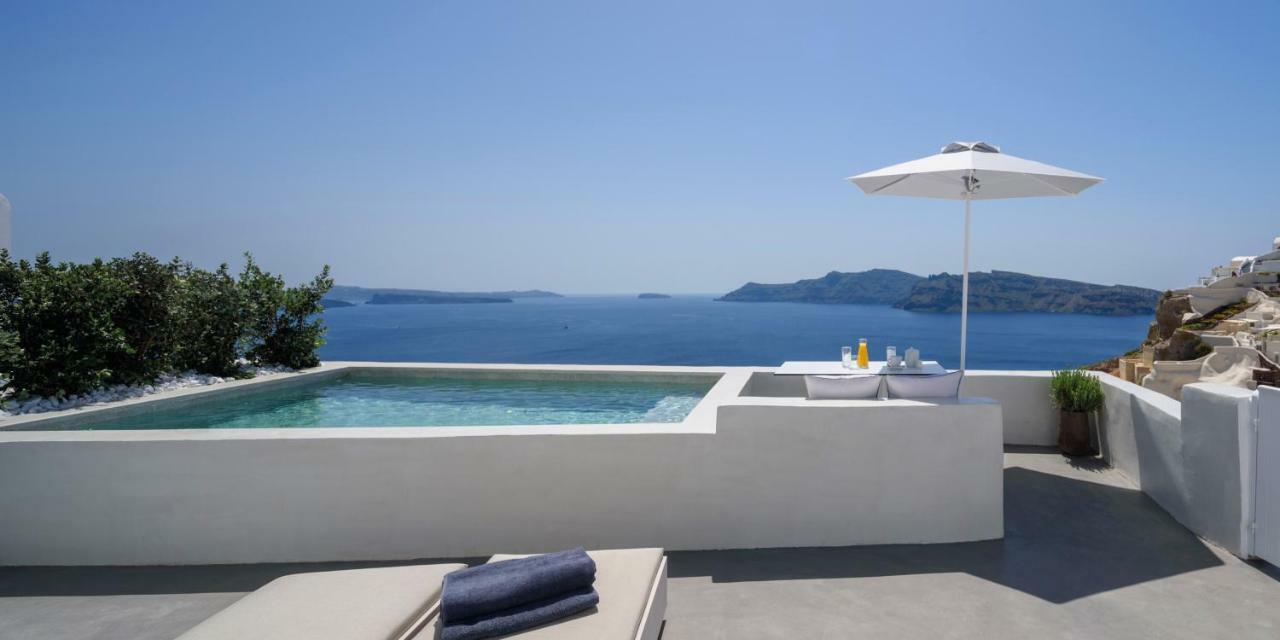 Premium Suite with private outdoor heated plunge pool and Caldera view