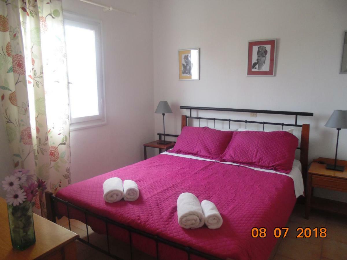 One-Bedroom Apartment with Sea View-Ground Floor