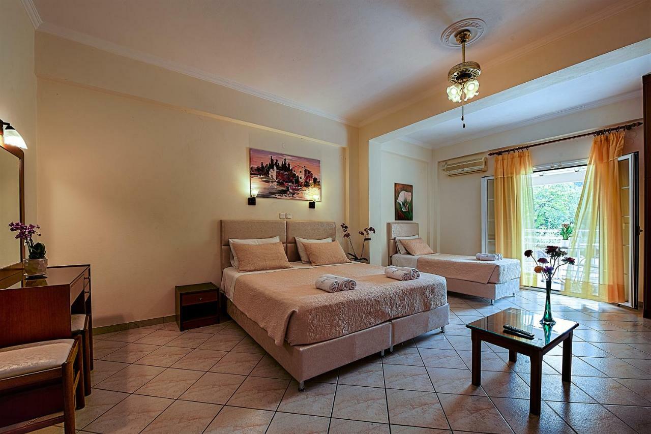 Deluxe Family Room