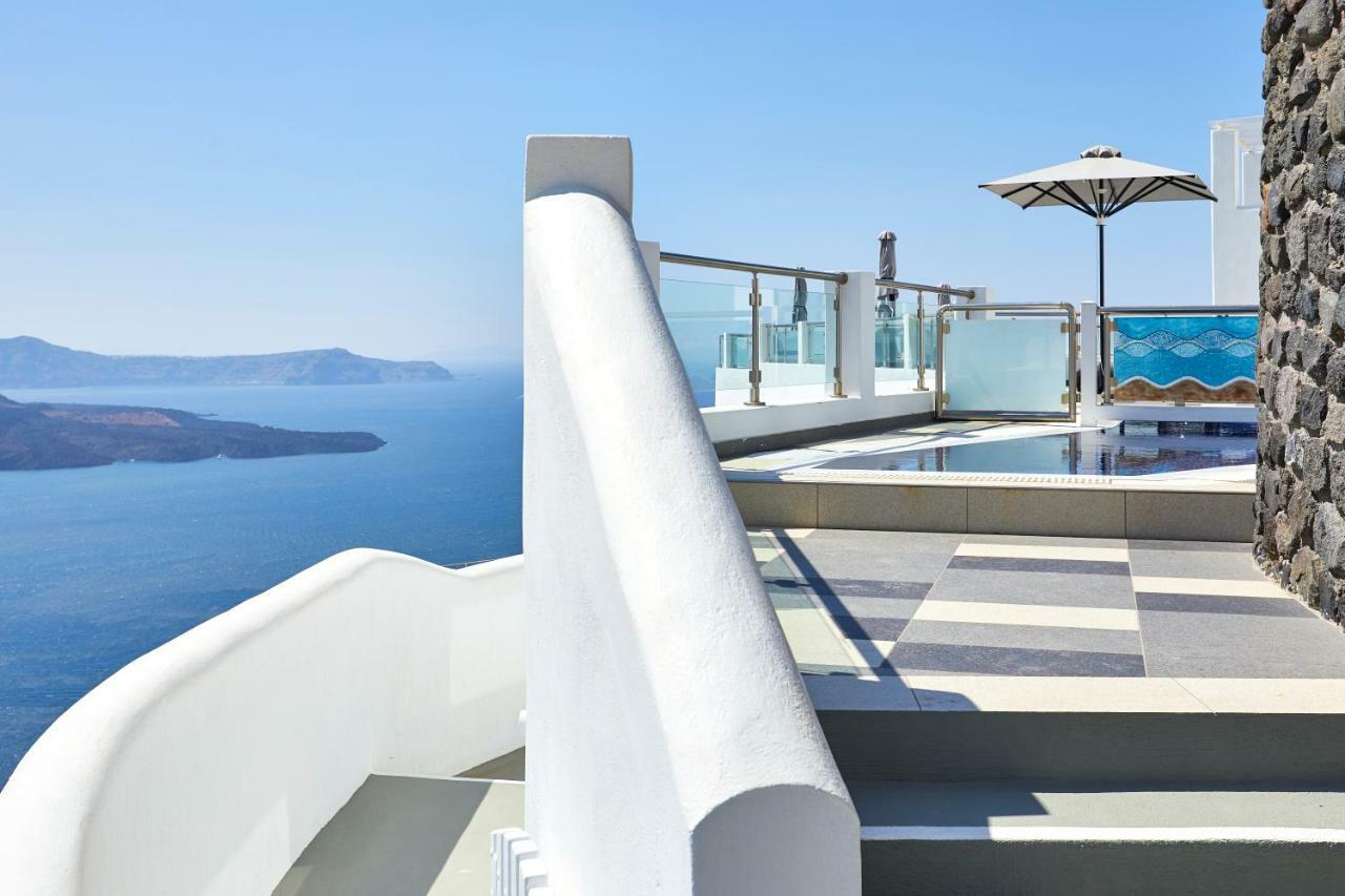 Premium Suite private heated pool caldera view