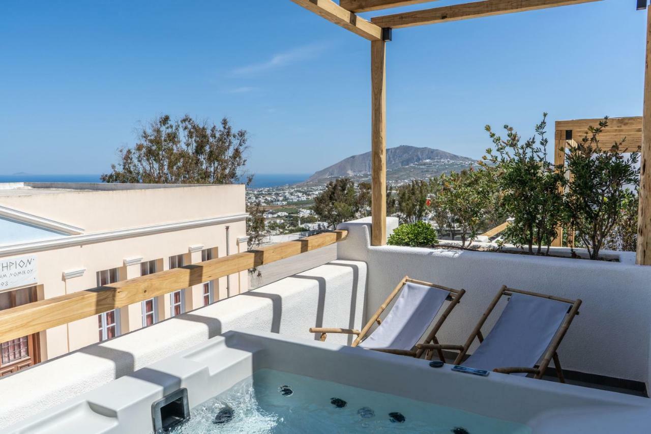 Queen Suite with Spa Bath