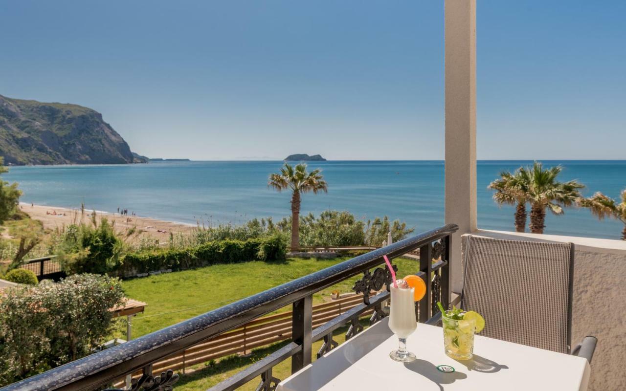 Double or Twin Room Sea View