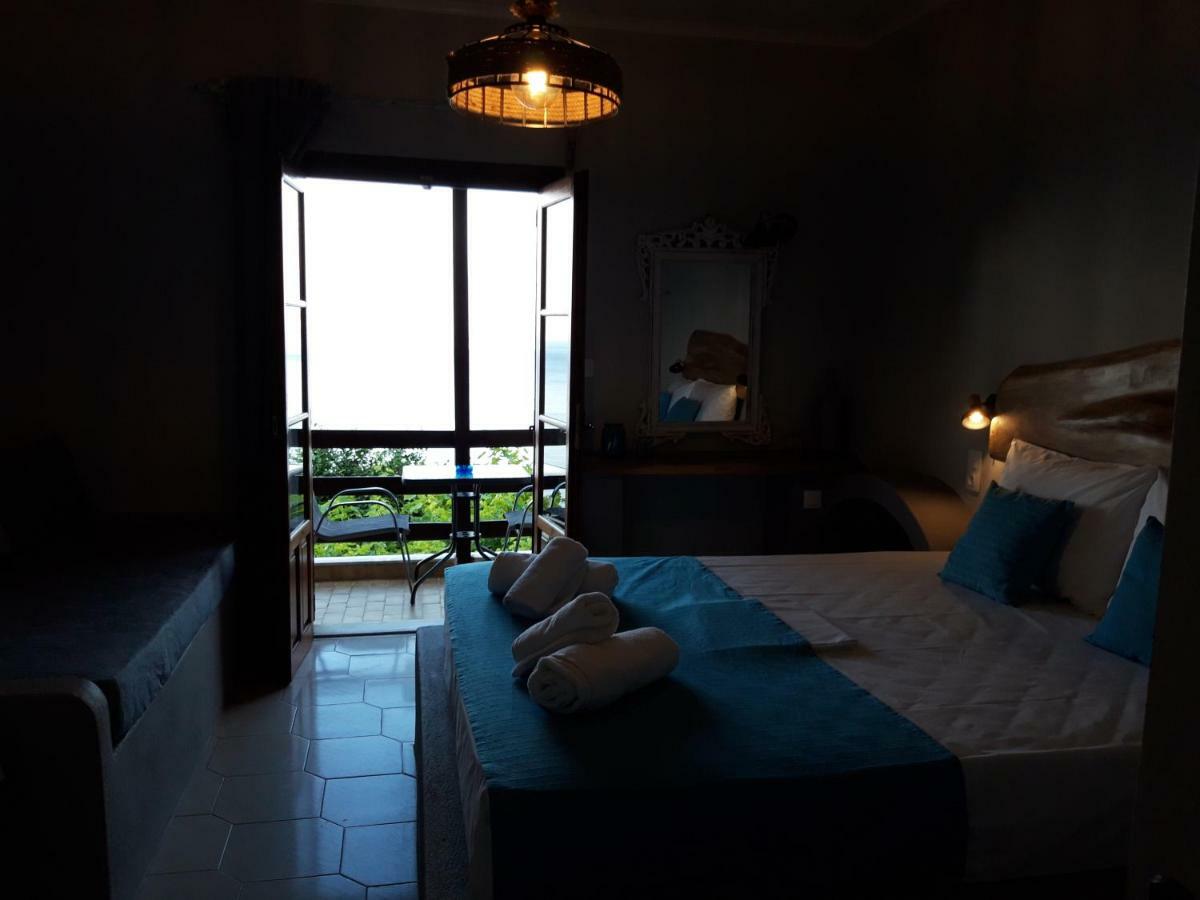 Deluxe Double Room (2 Adults + 1 Child)