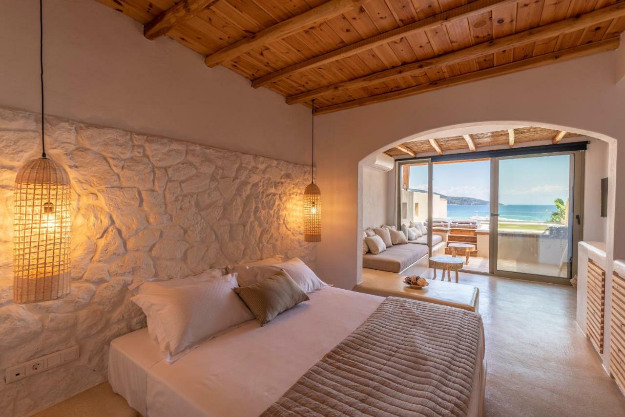 Premium Suite Sea View Outdoor Swimming Pool