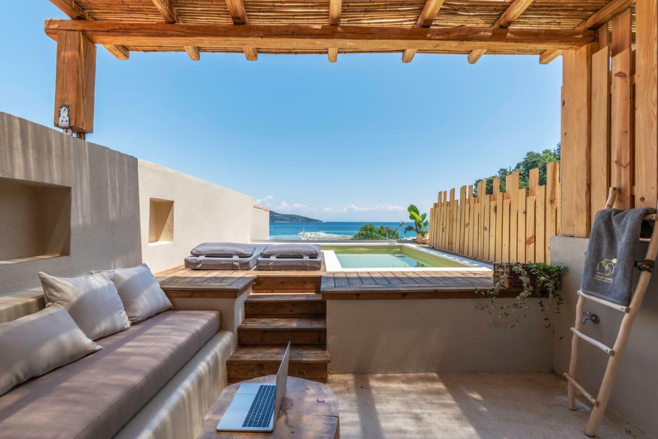 Premium Suite Sea View Outdoor Swimming Pool