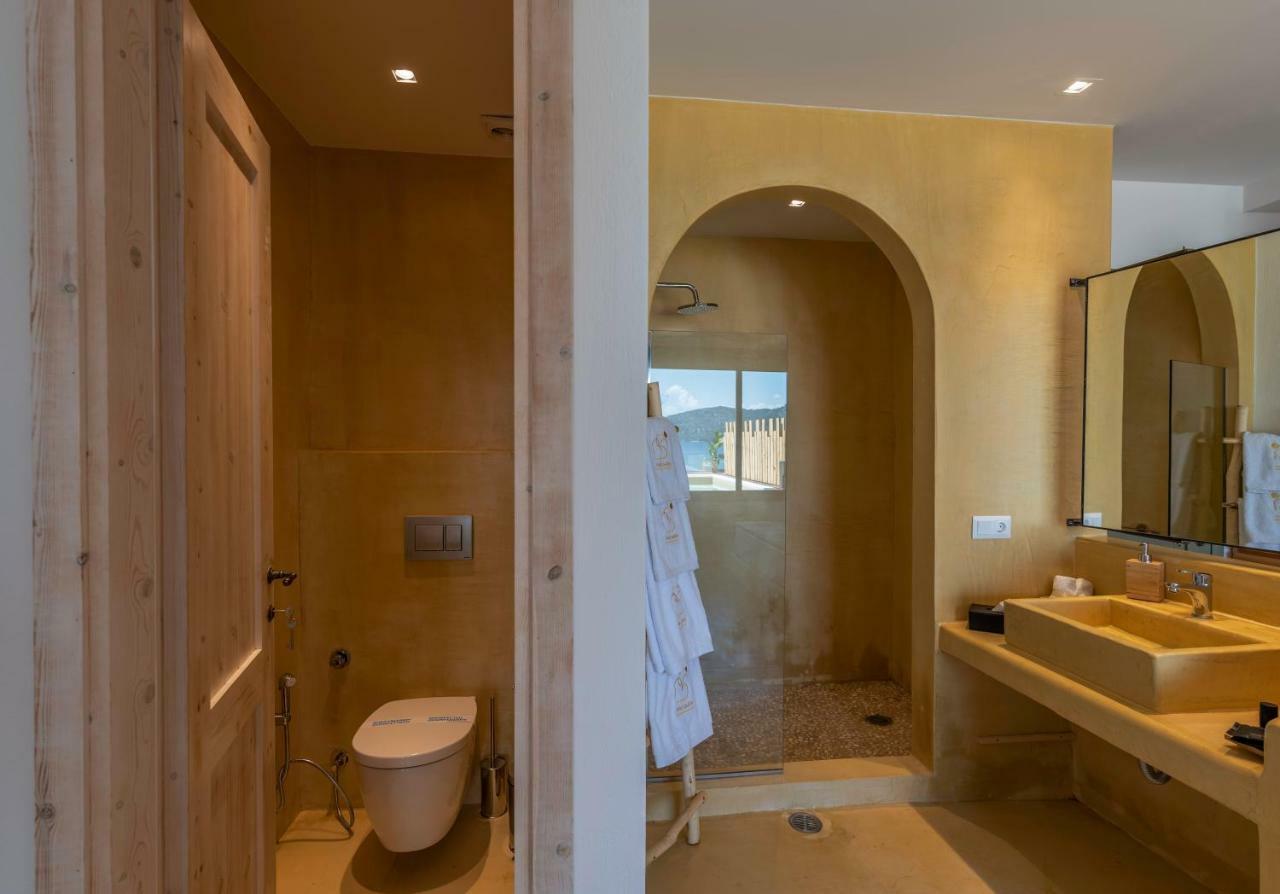 Superior Suite Sea View Outdoor Swimming Pool