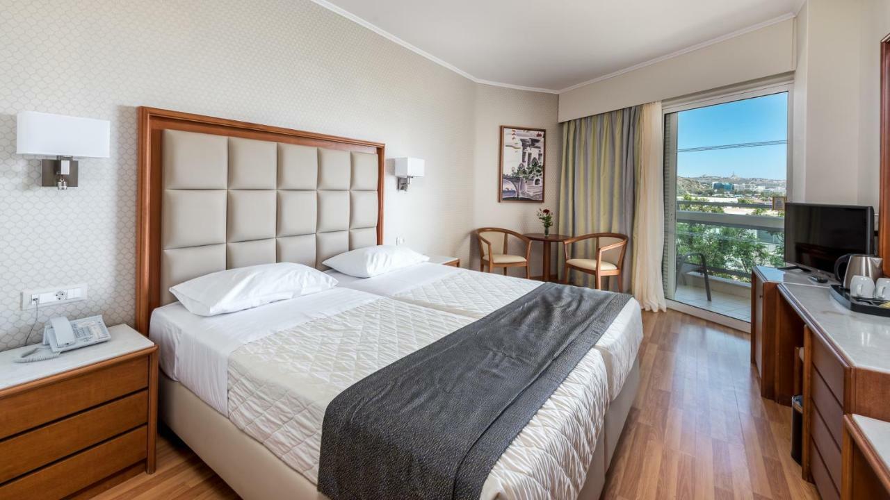 Twin Room Side Sea View