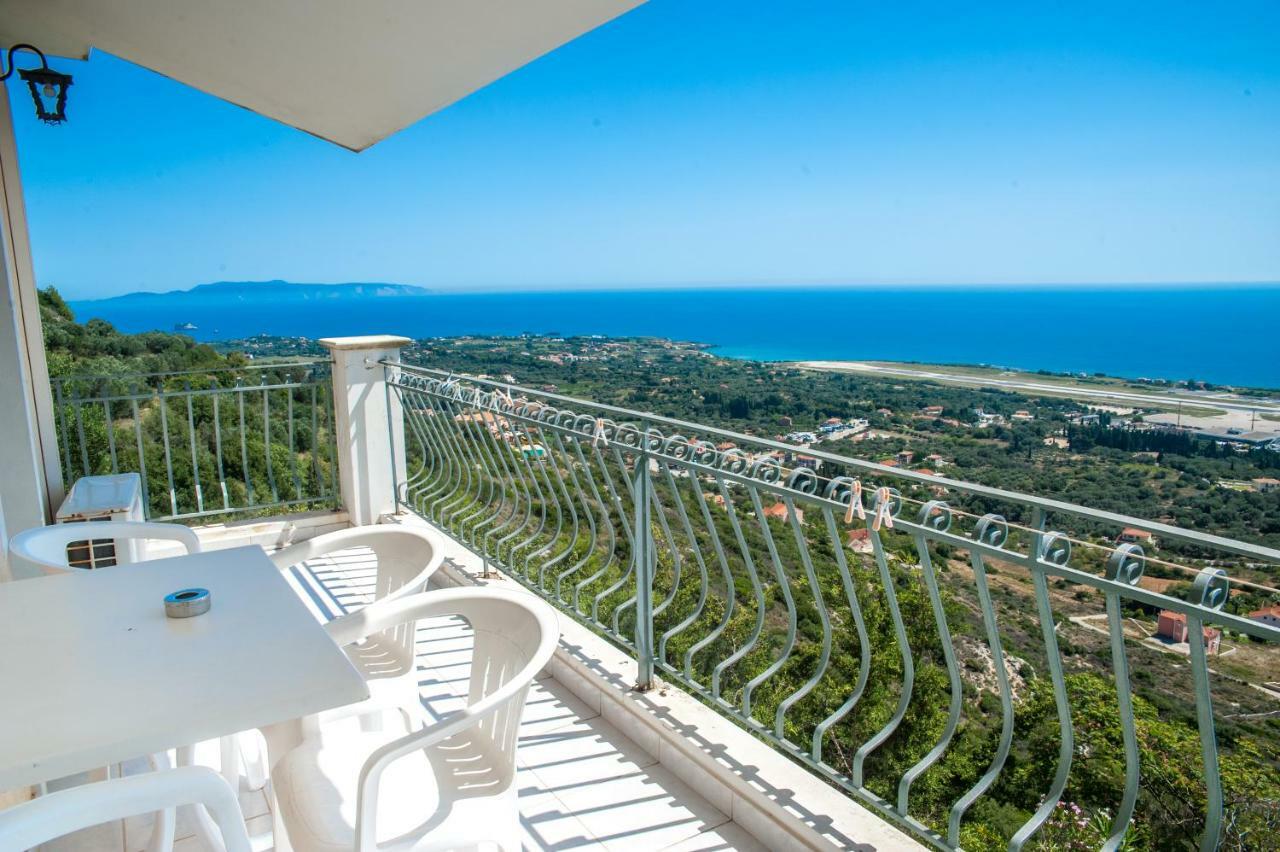 One-Bedroom Apartment with Sea View
