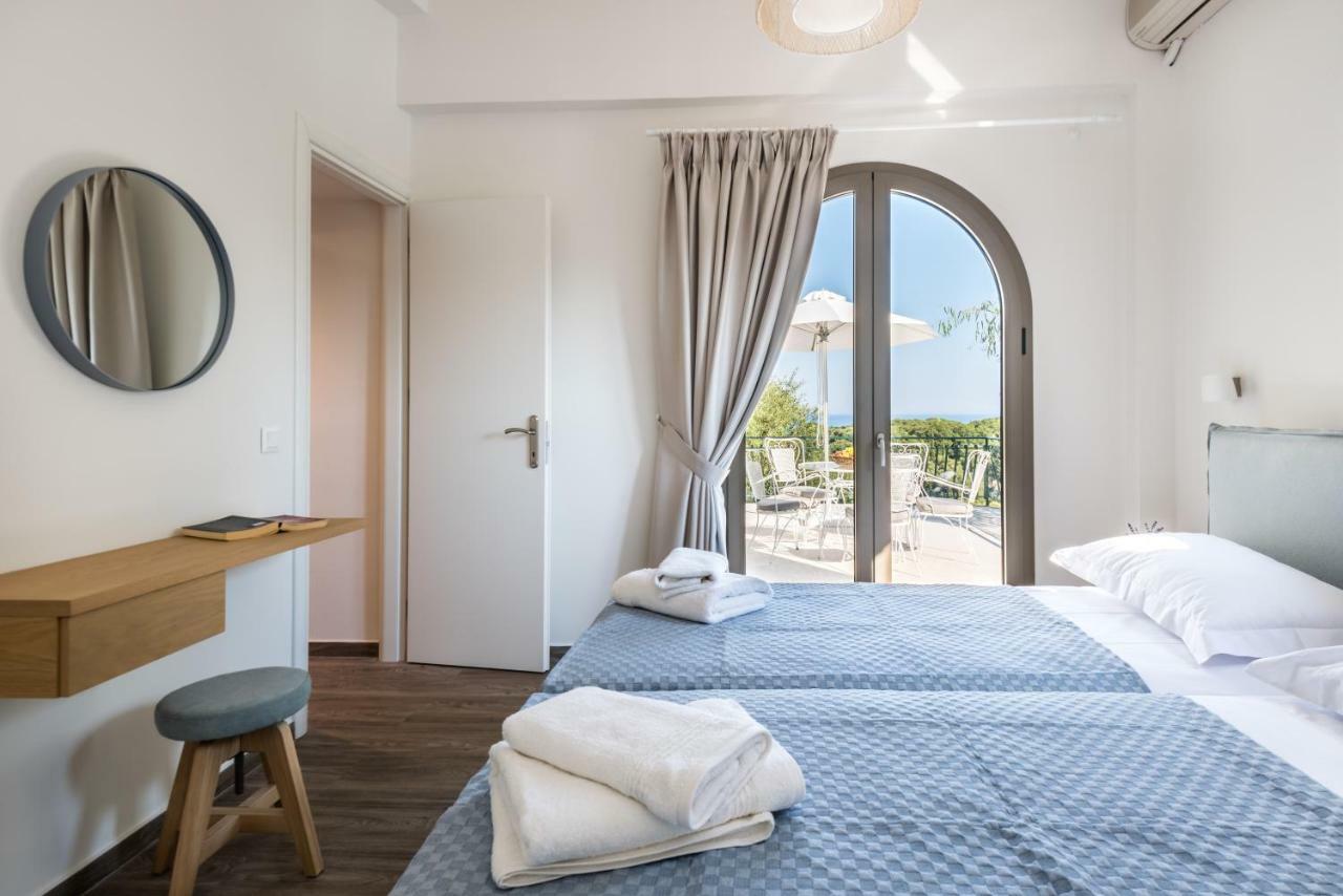 Deluxe Apartment with Common Pool (PEFKO FAMILY SUITE)
