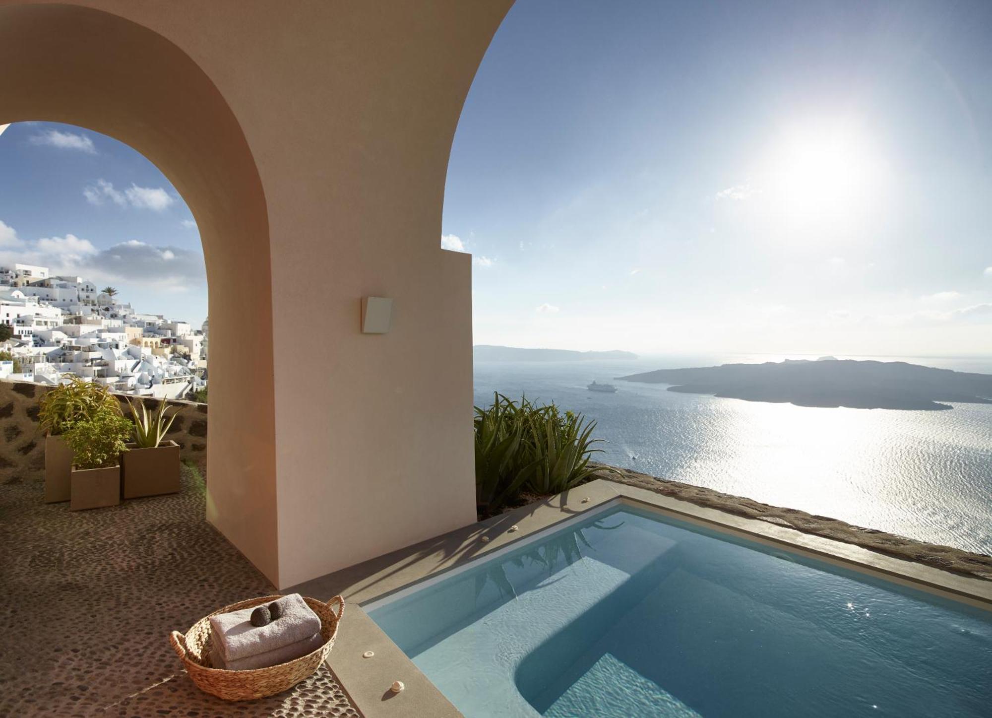 Aqua Suite Private Plunge Pool Caldera View