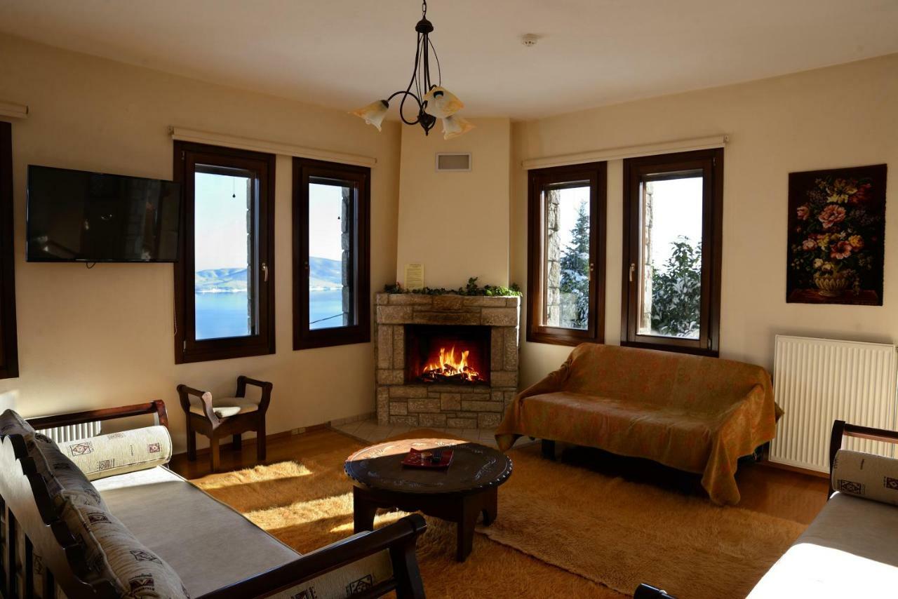 Deluxe Studio lake view
