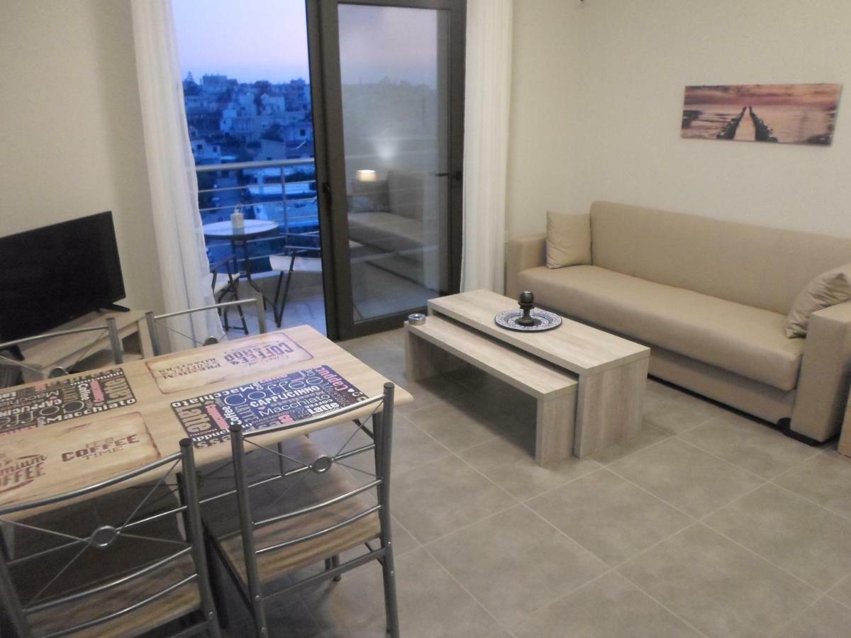 Deluxe One-Bedroom Apartment