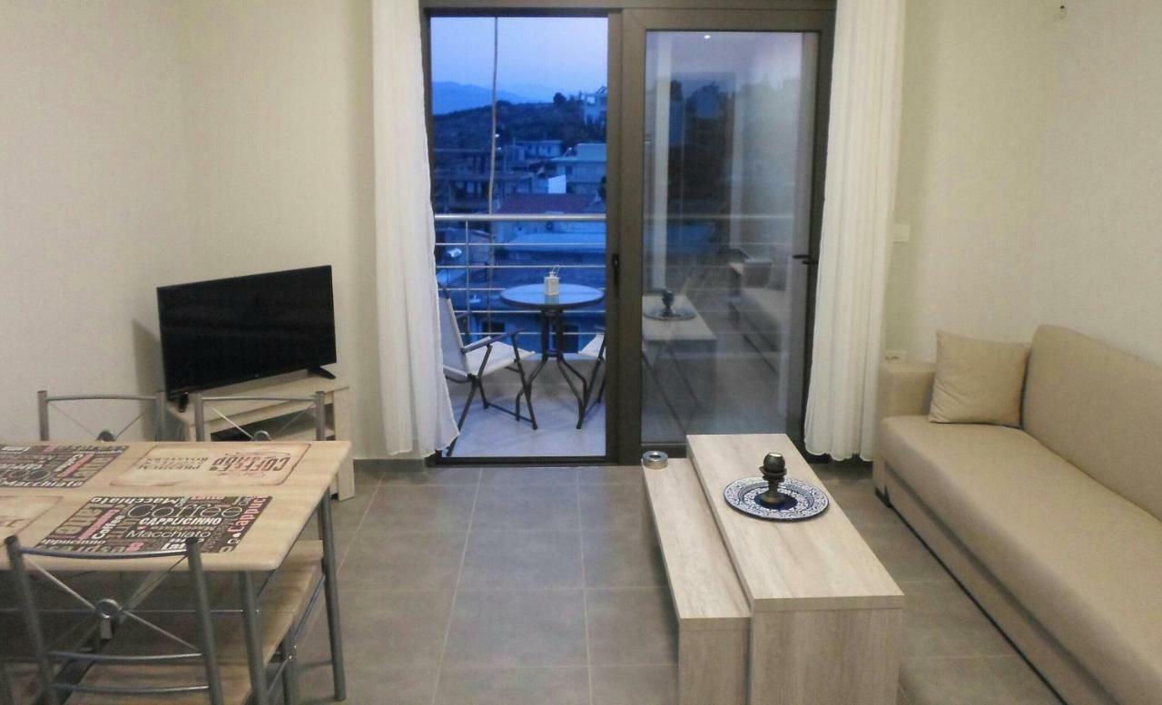 Deluxe One-Bedroom Apartment