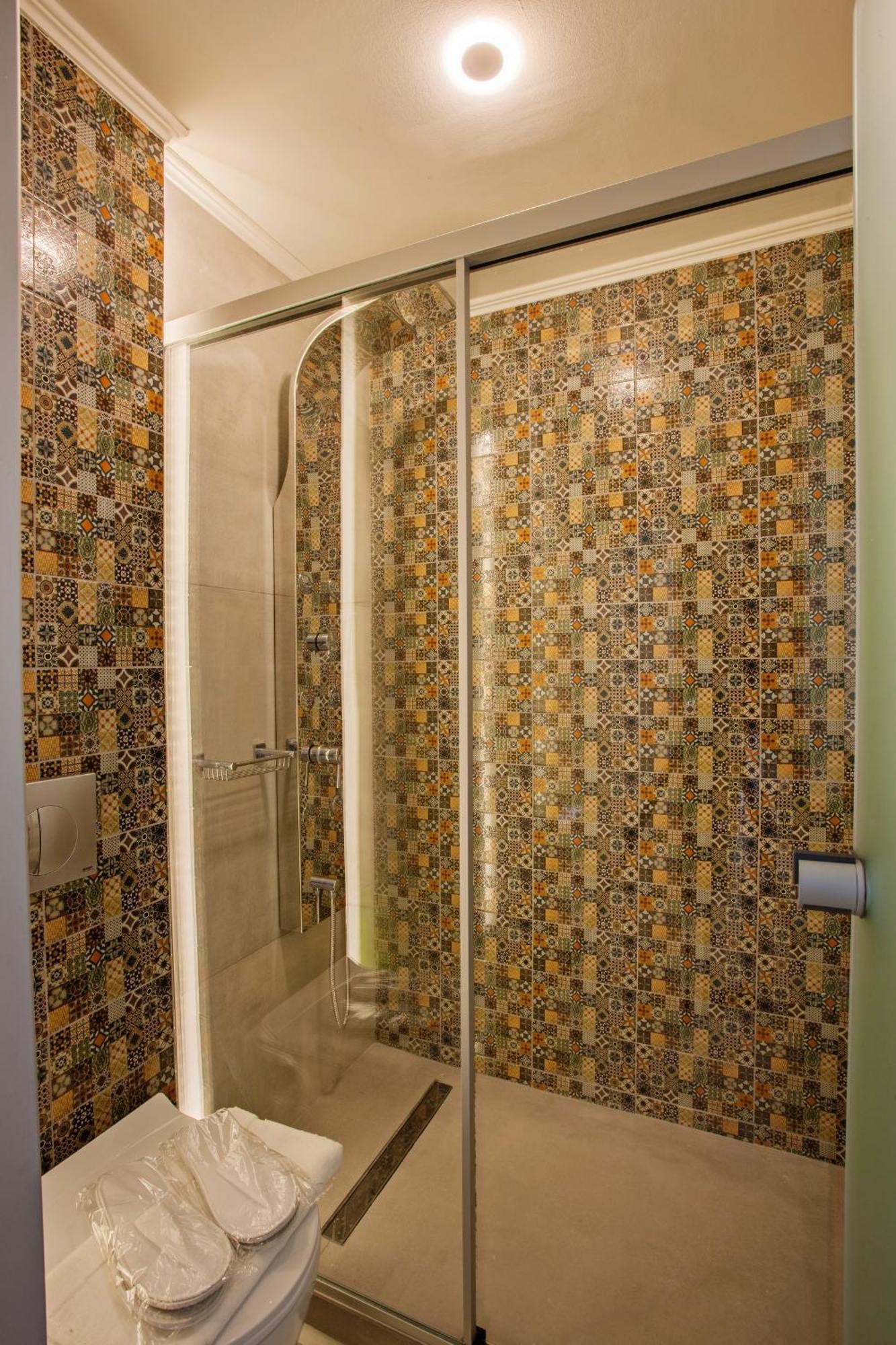 Suite Pool View Split Level