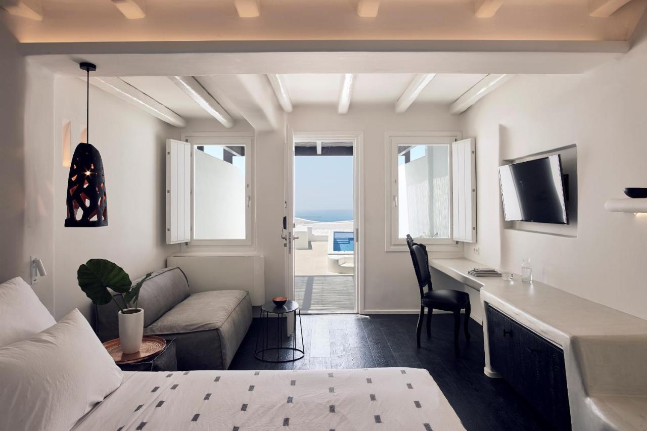 Suite Pool View
