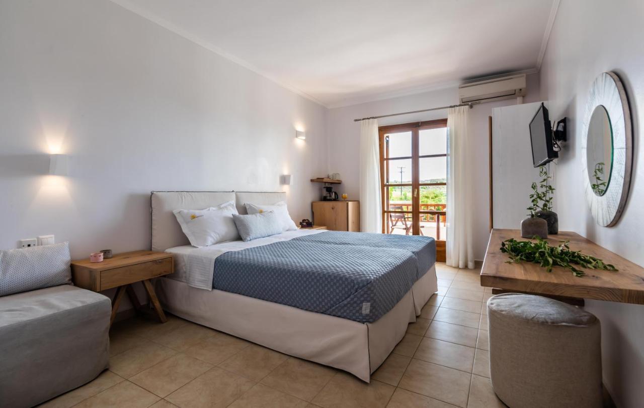 Triple Room with Garden View