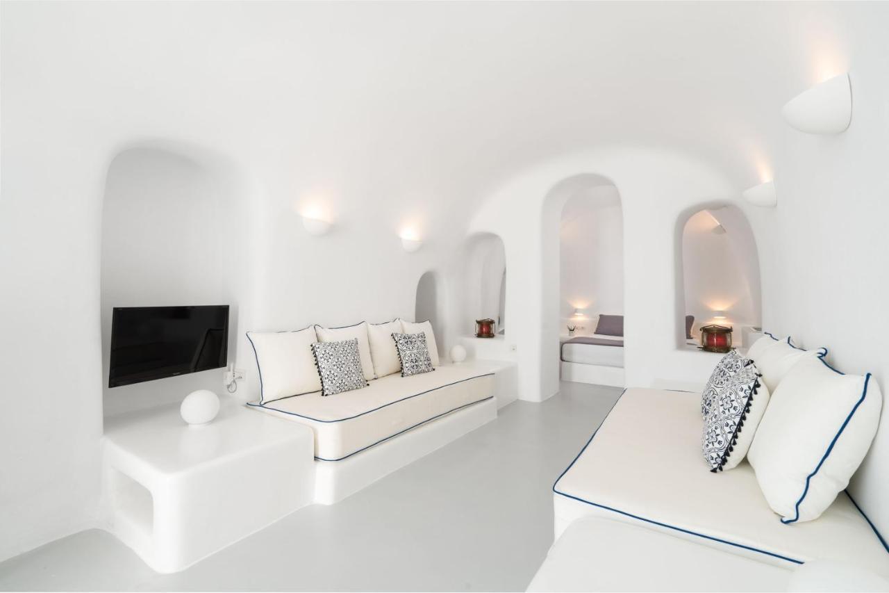 Grand Suite Indoor Plunge Pool Terrace Blue Domes View