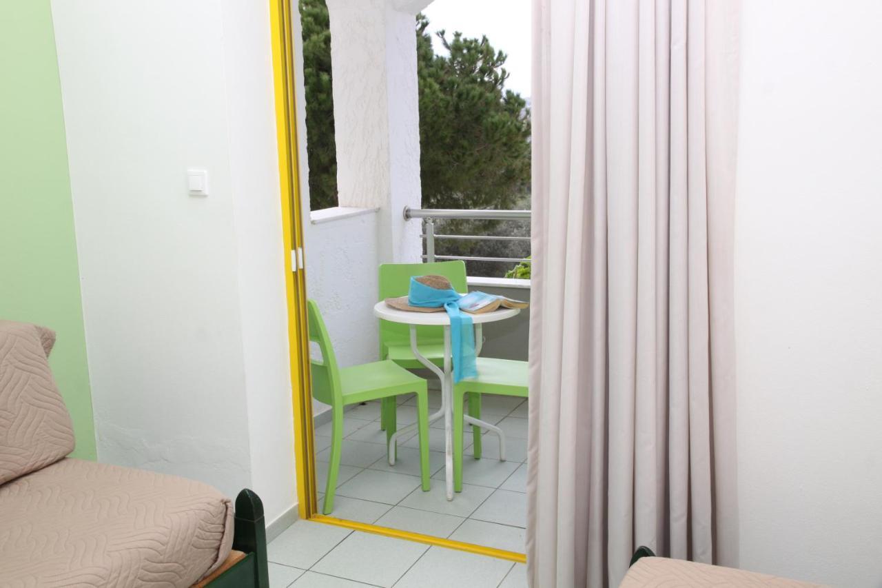 One-Bedroom Apartment Mountain or Pool View