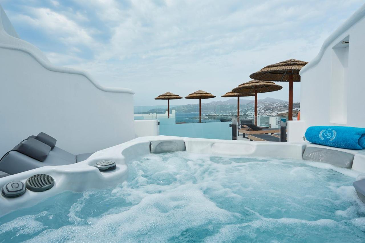 Panorama Suite Outdoor Hot Tub