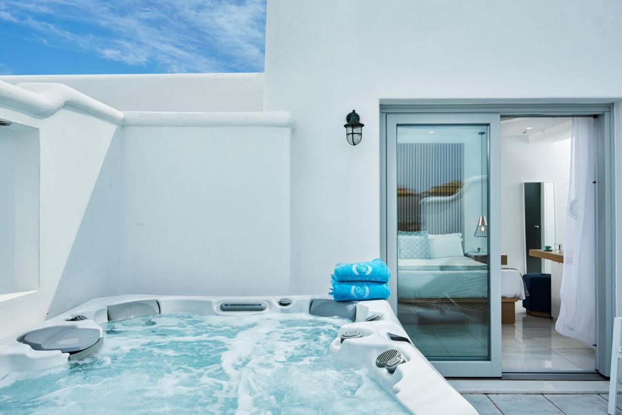 Panorama Suite Outdoor Hot Tub
