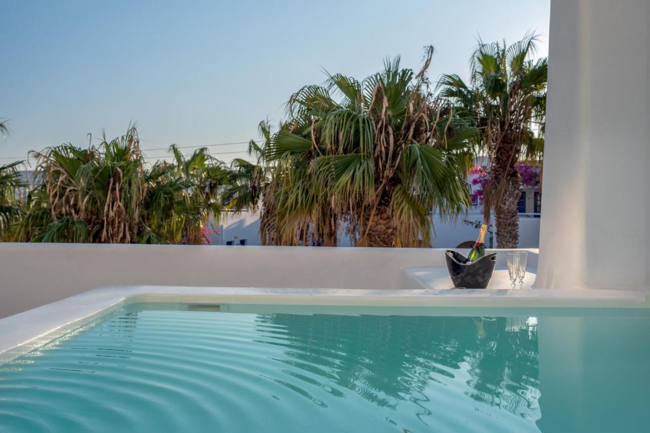 Superior Suite Outdoor Jetted Tub Split Level