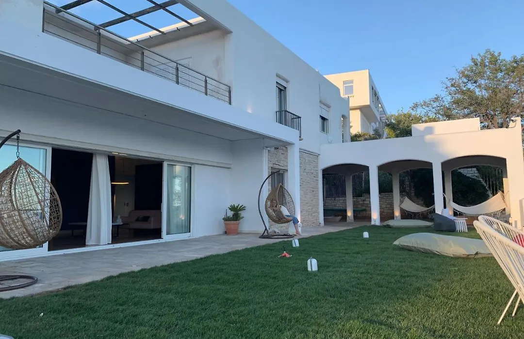 Bedwave Seaside Mansion-1