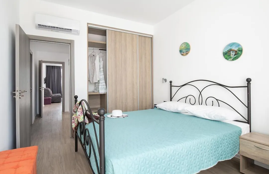 Grand Dodo'S Triada Seaview Studios-1