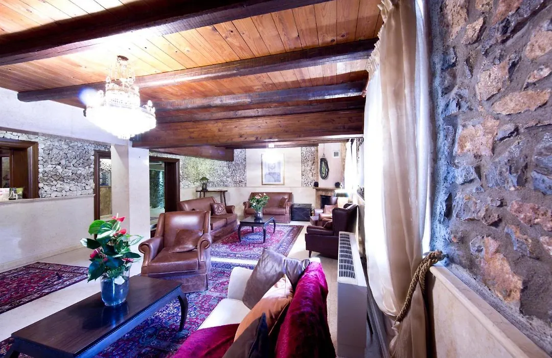 Chalet Lithos-1