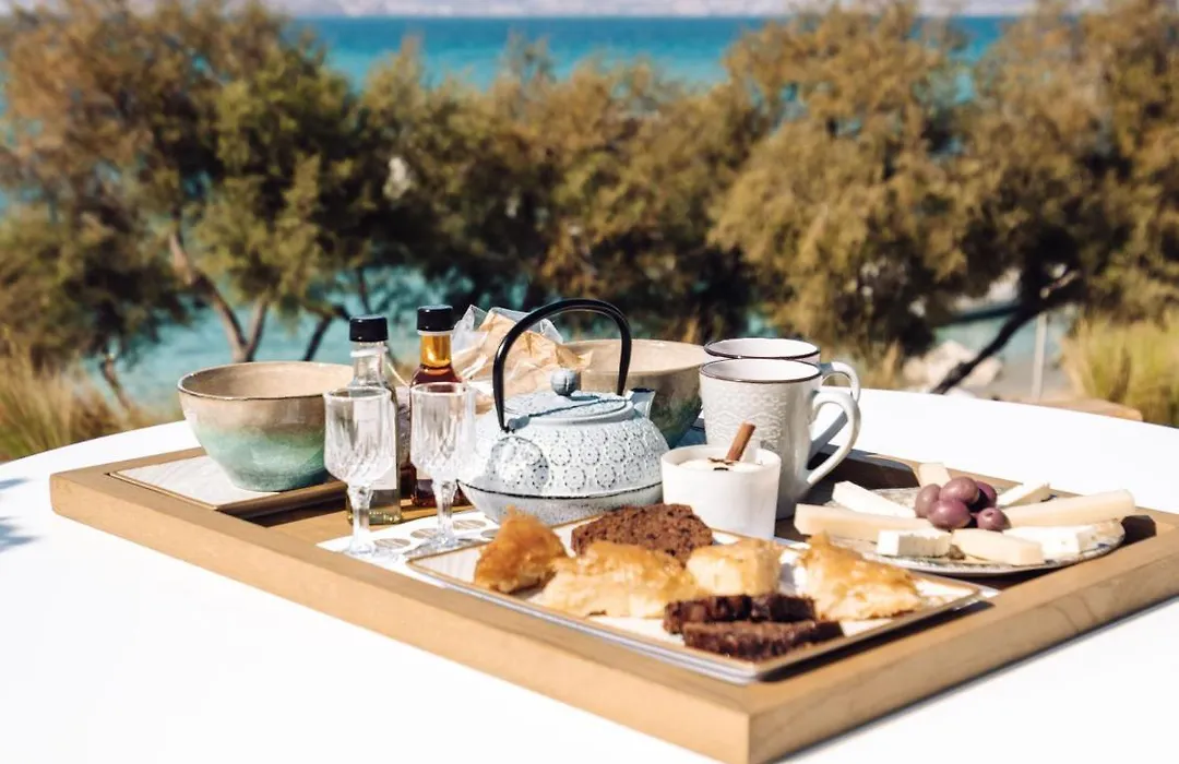 Avgoustos Suites Naxos-1