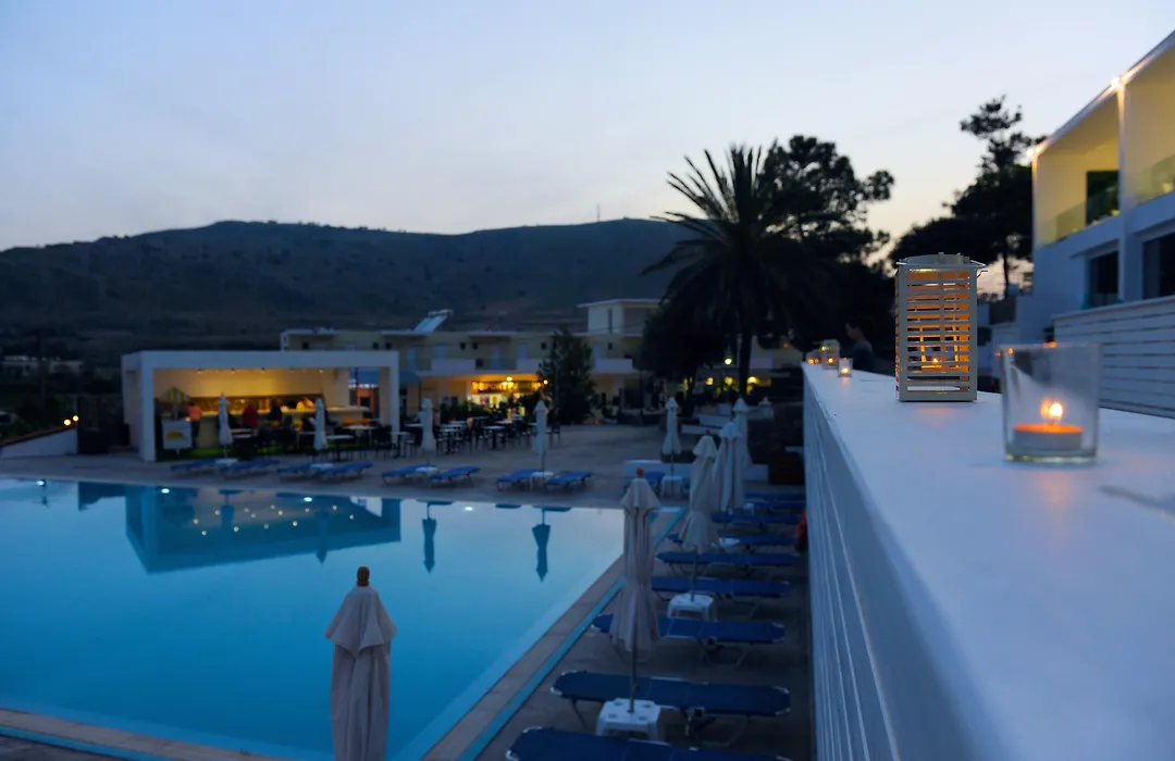 Ellia Hotel-1