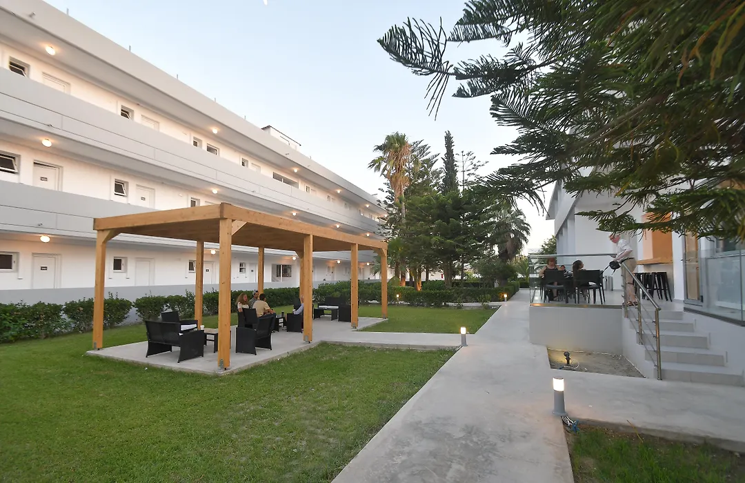 Evita Bay-1