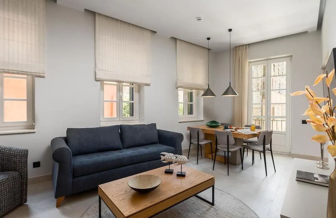 New York Luxury Suites-1