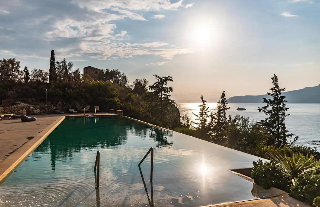 Diapori Suites Hotel-1