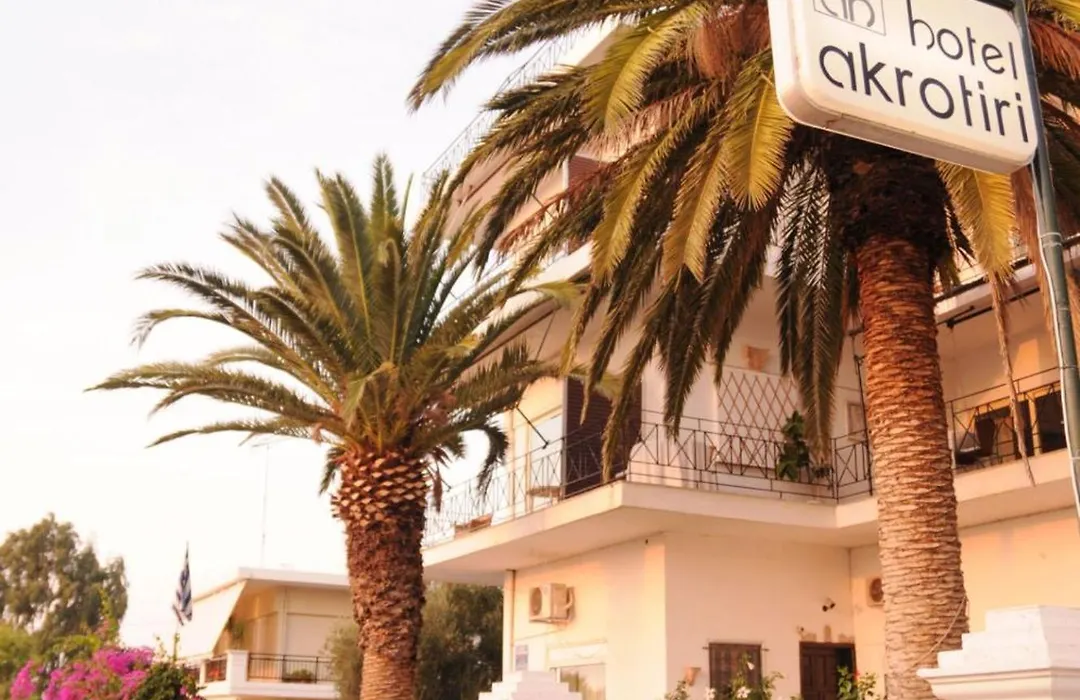 Akrotiri Hotel-1