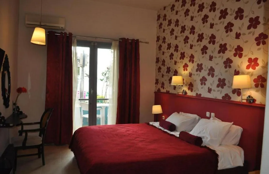 Okeania Seafront Rooms In Kamena Vourla-1