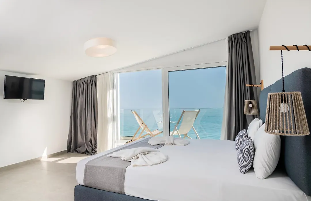 Golden Coast Beachfront Resort-1