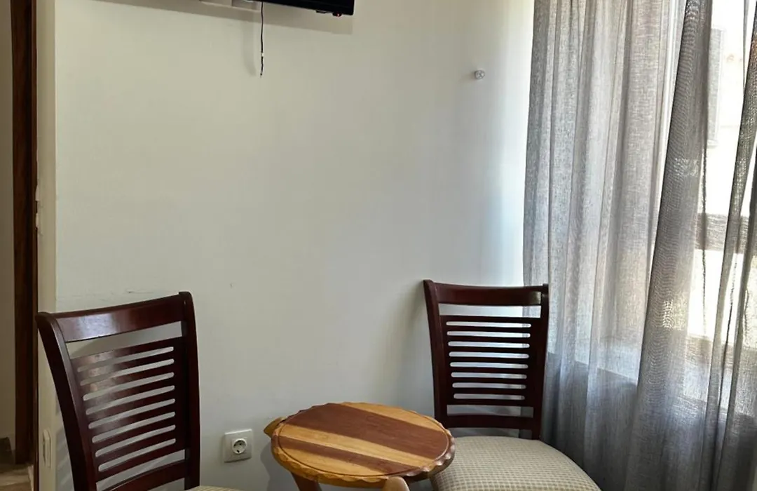 Leeon Seaside-1