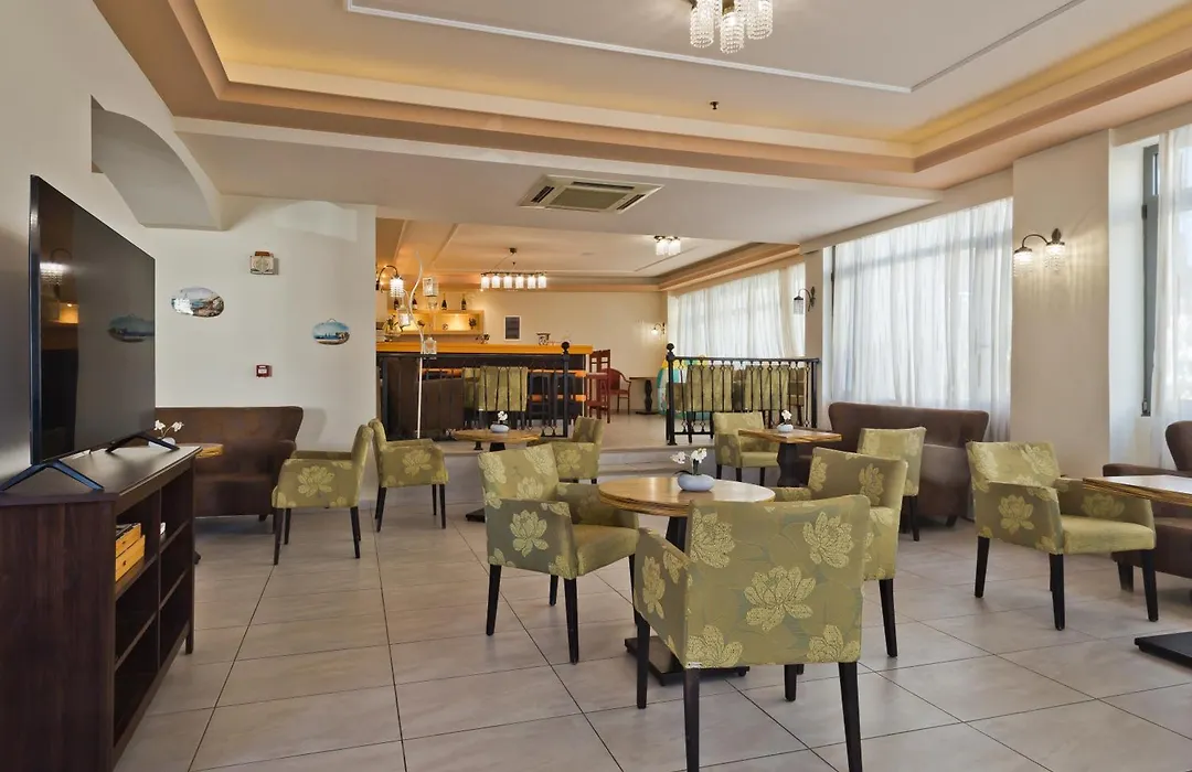 Regina Studios&Hotel-1