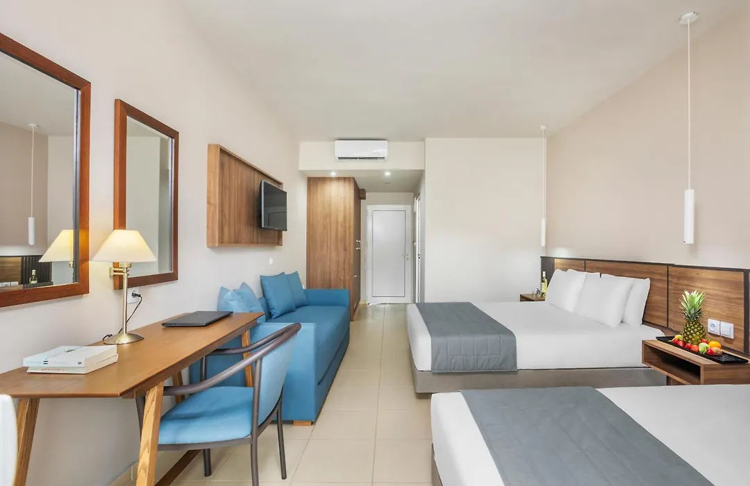 Iris Hotel-1