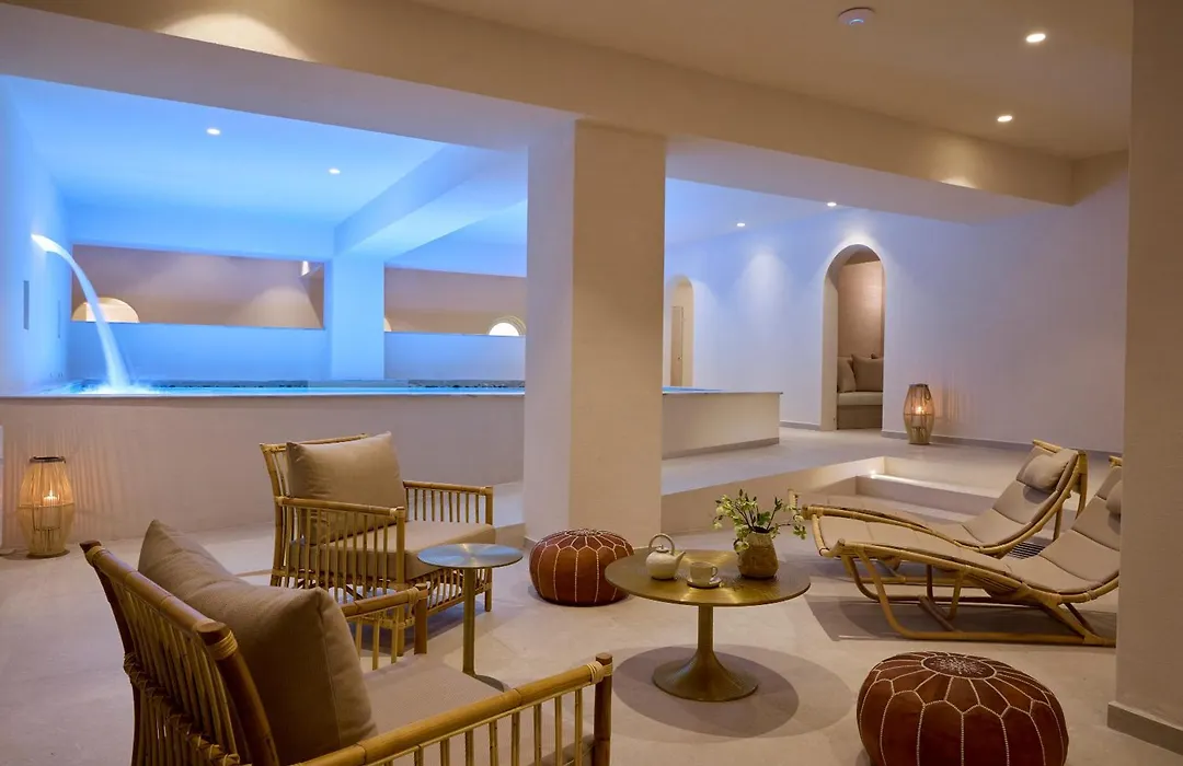 Lucy Hotel-1